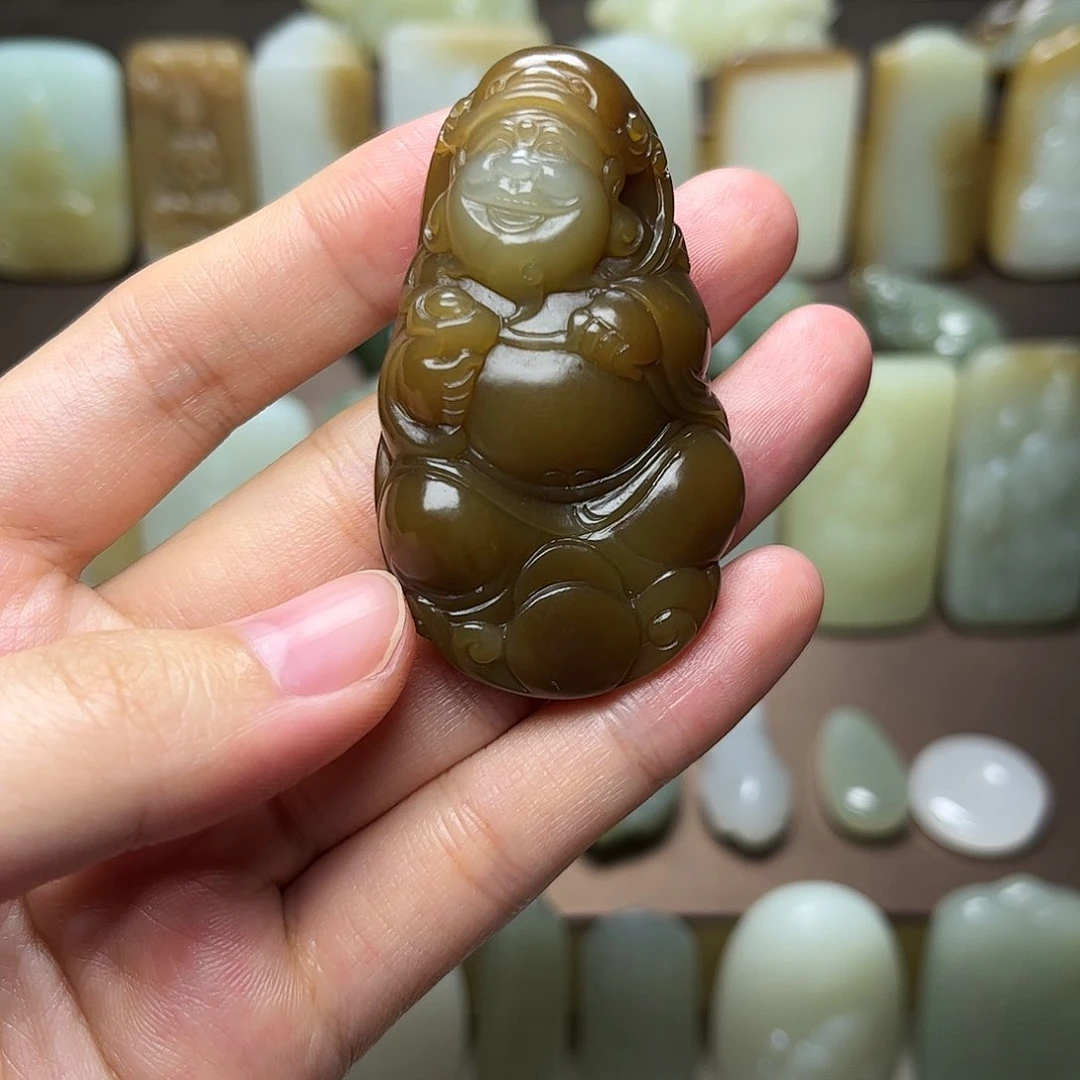 和田玉颈饰未镶嵌白**芽