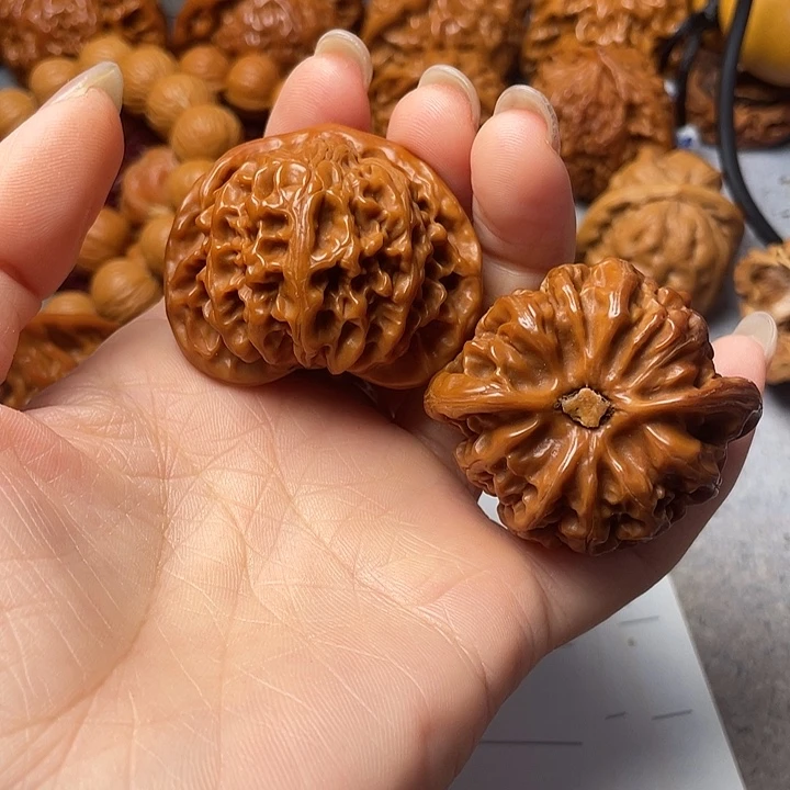 文玩核桃吊坠宫灯