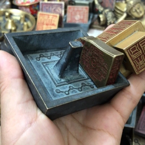 用***佗黄铜英聚工艺品摆件