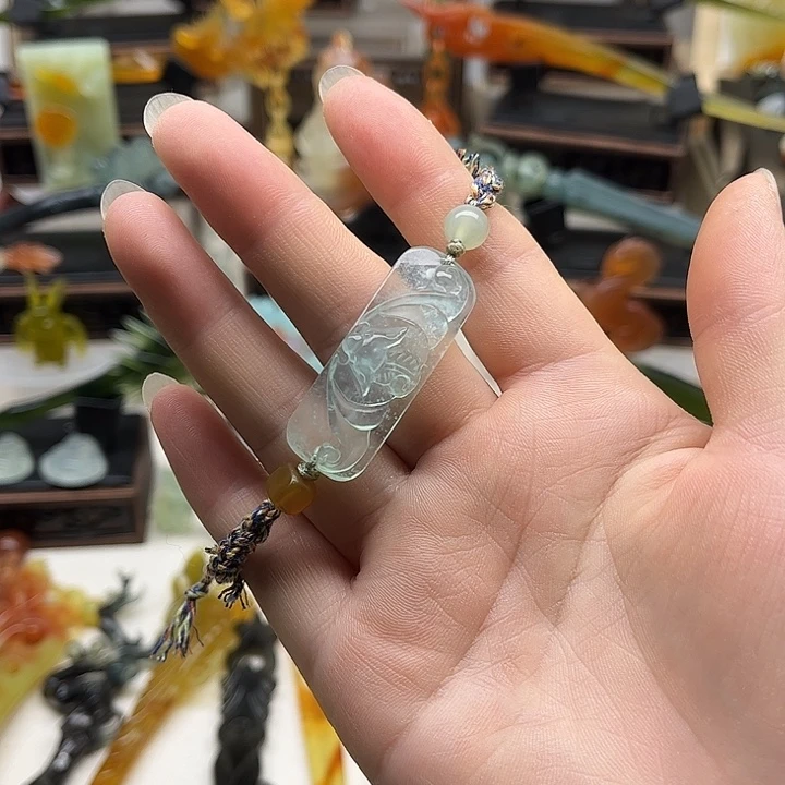 蛇纹石玉未镶嵌岫玉挂坠