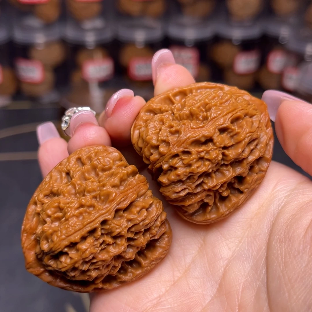 文玩核桃吊坠三角疆41