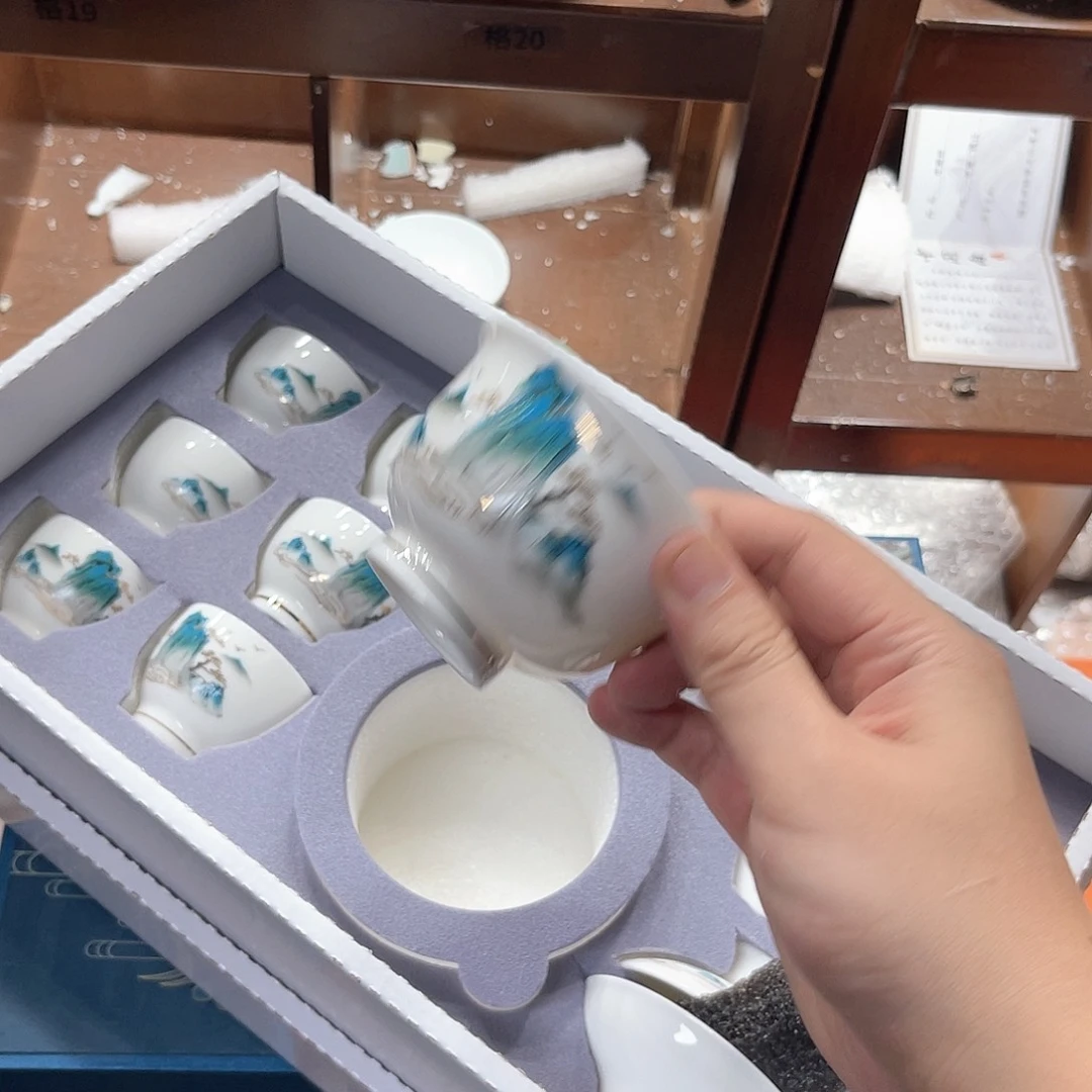 孤品茶具套装等。