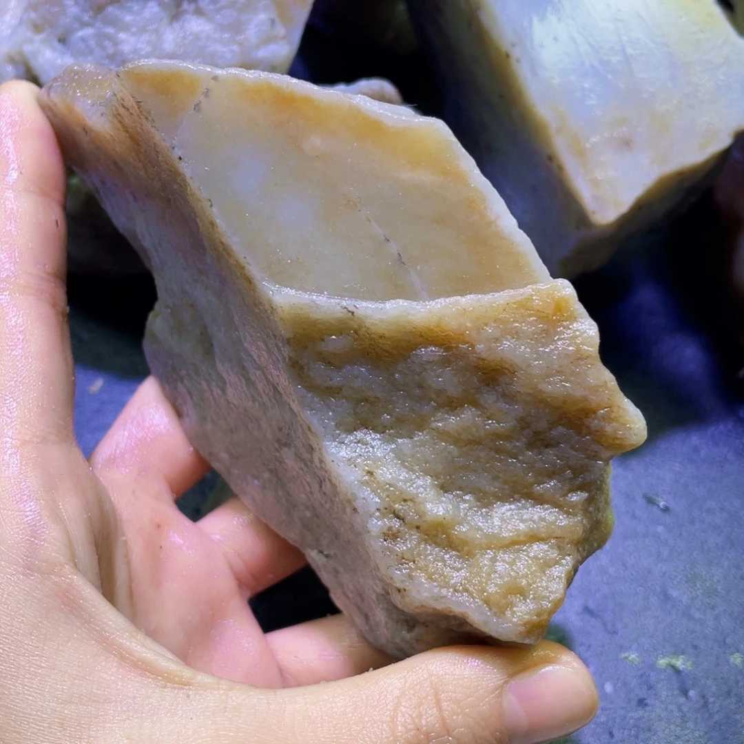 和田玉未镶嵌珠宝半成品