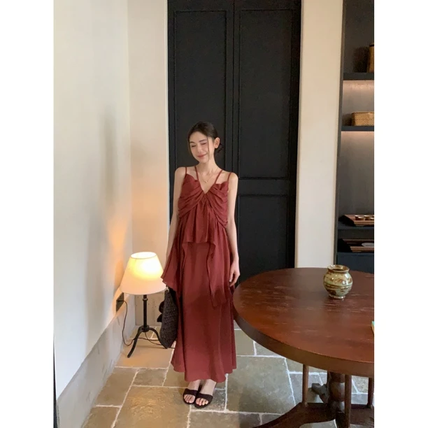 【赵小小&绝美清冷 值得尖叫的裙子】27739 吊带宽松立体花朵连衣裙