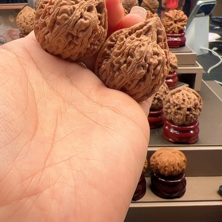 文玩核桃把件33 坐佛 f-004