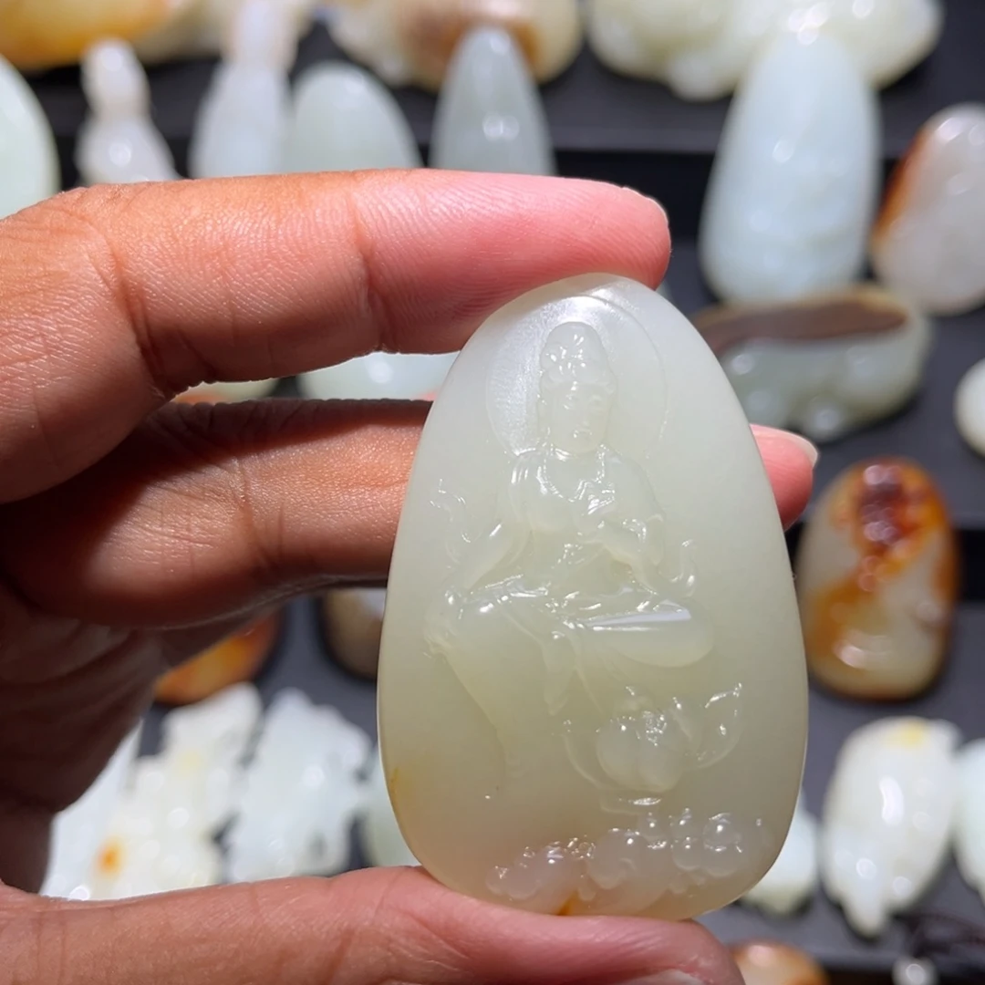 追***…和田玉未镶嵌颈饰