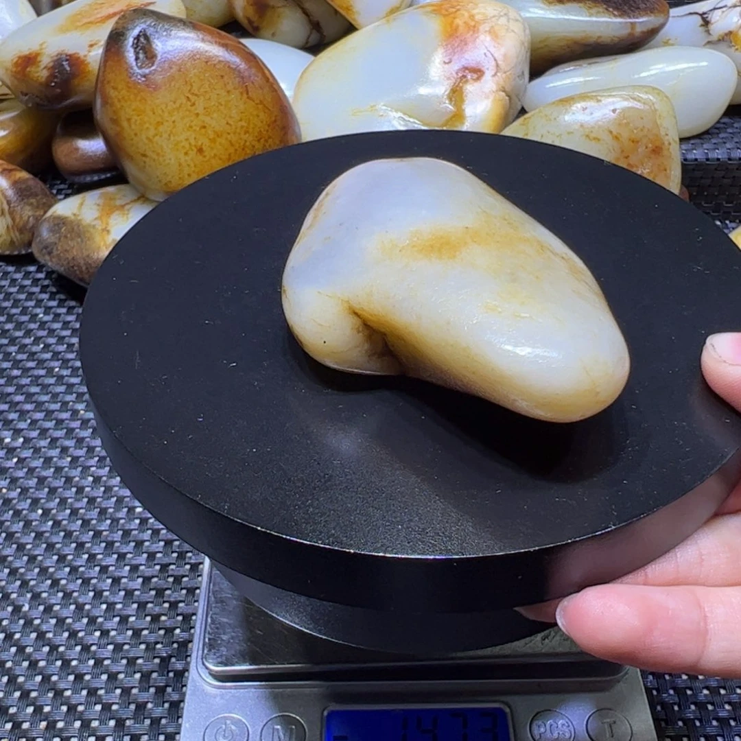 和田玉（子料）未镶嵌吊坠(不含链)125克