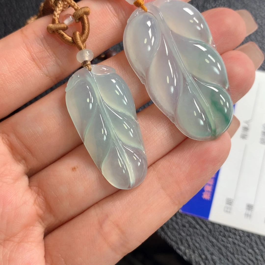 颈饰未镶嵌翡翠两个