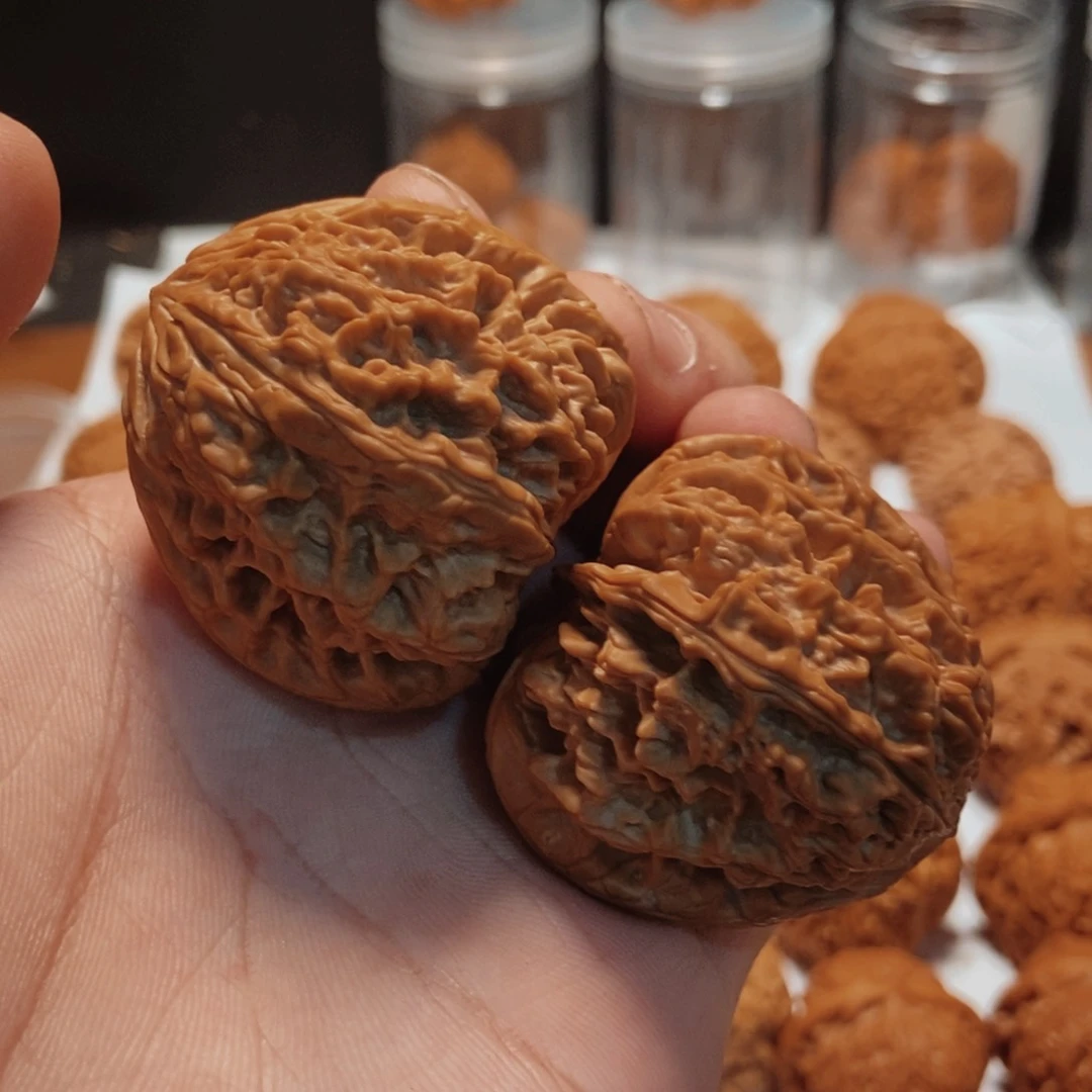 文玩核桃吊坠牟*人暴雪