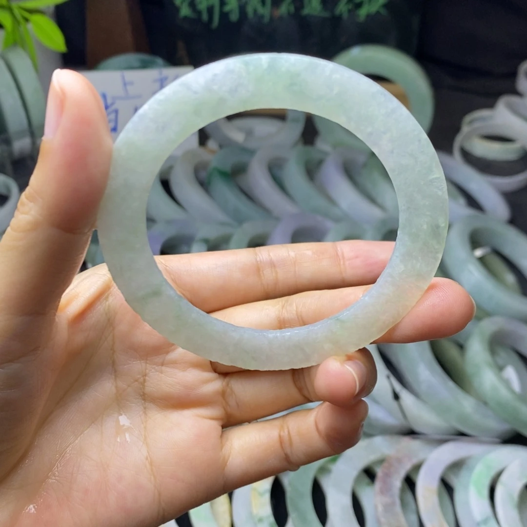 定制翡翠未镶嵌手镯