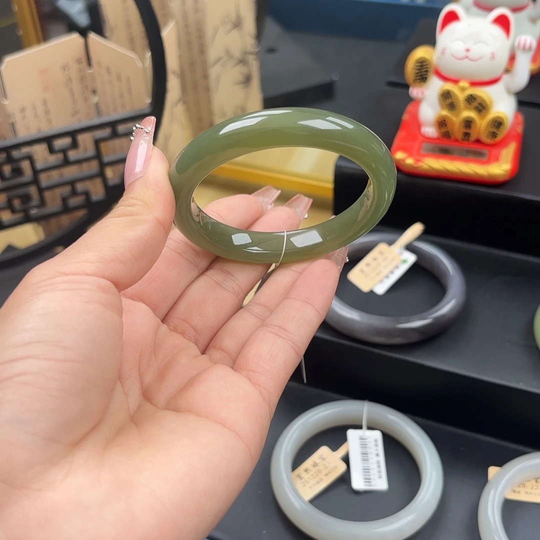 和田玉（糖玉）未镶嵌手镯