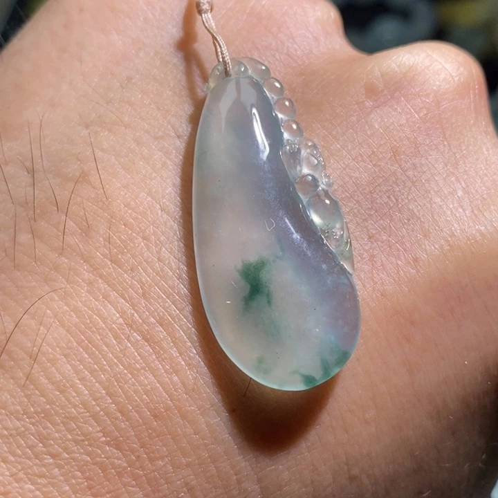颈饰未镶嵌翡翠冰飘花