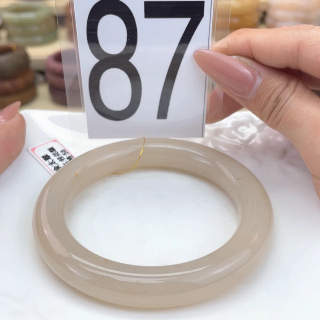 【闪购商品】石英质玉手镯未镶嵌
