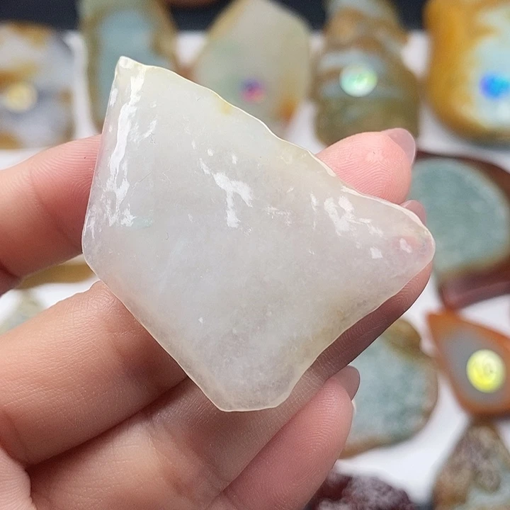 颈饰未镶嵌翡翠天然