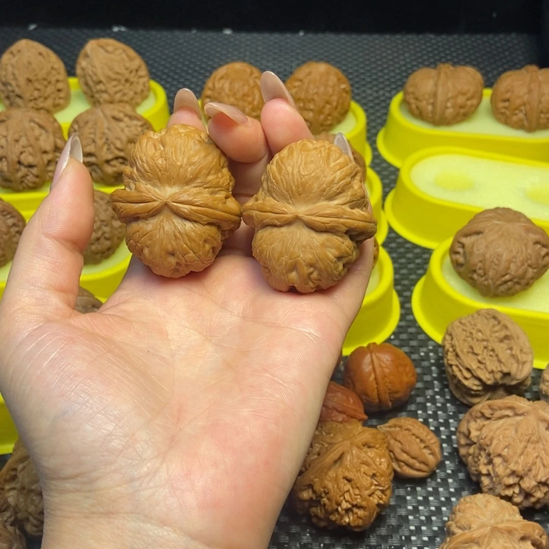 文玩核桃把件元宝46全品