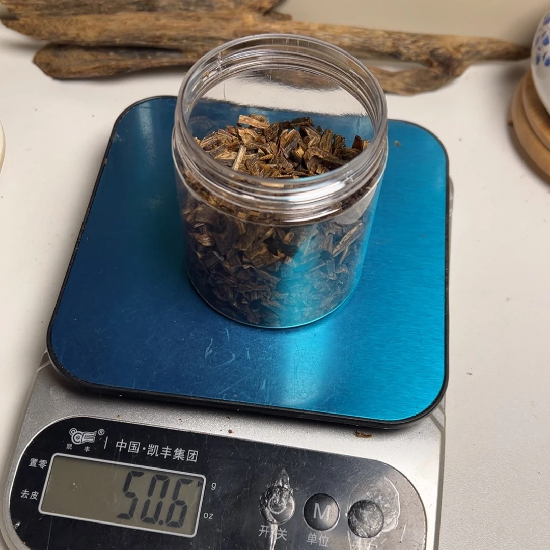 沉香沉香碎屑社***业海南天然老白棋沉水树心有切料50g