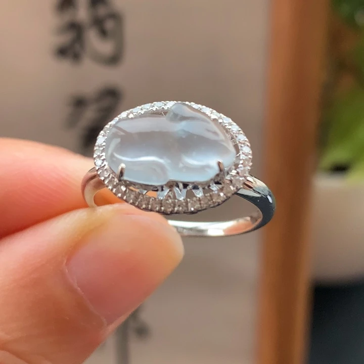 翡翠18K金镶嵌颈饰翡翠首饰戒指兔子