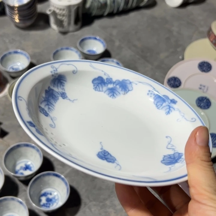青花玲珑7寸葡萄盘子