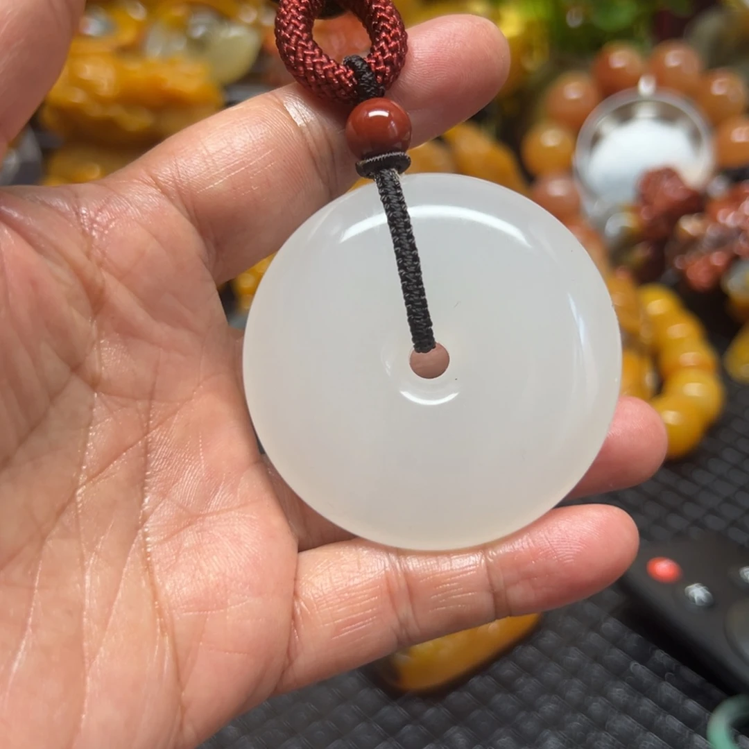 石英质玉未镶嵌颈饰