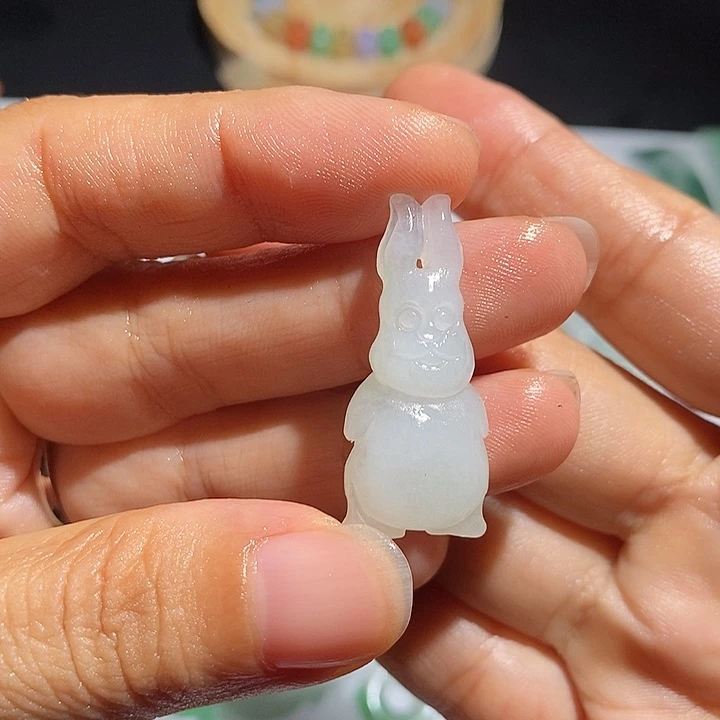 定制翡翠未镶嵌兔