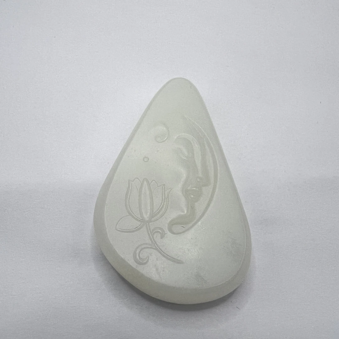 和田玉水滴观音-M25GP00F186