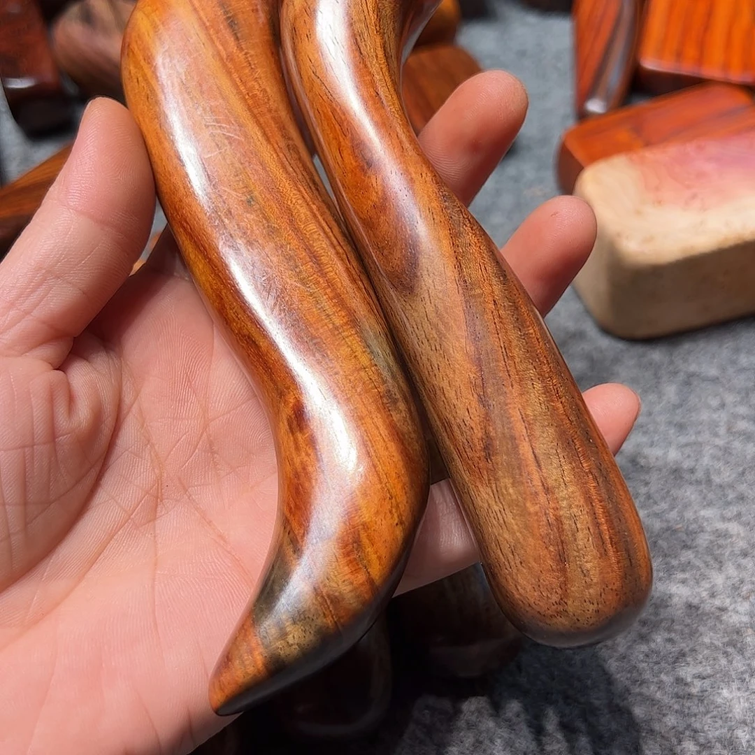 看***的交趾黄檀（大红酸枝）