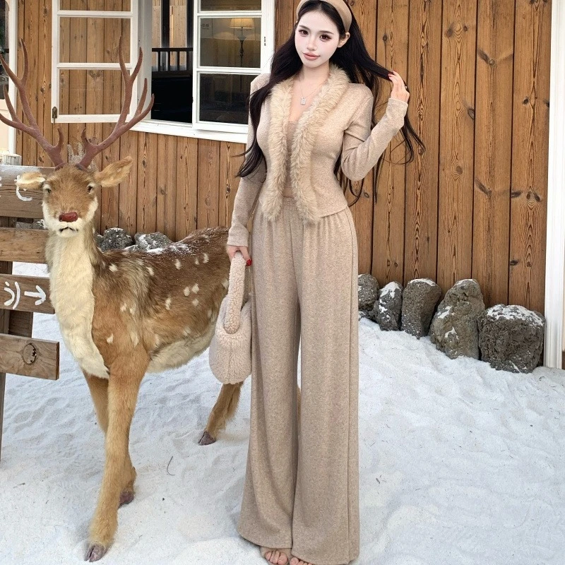 实拍实价~温柔姐系V领老钱感毛毛领收腰上衣百搭直筒裤套装