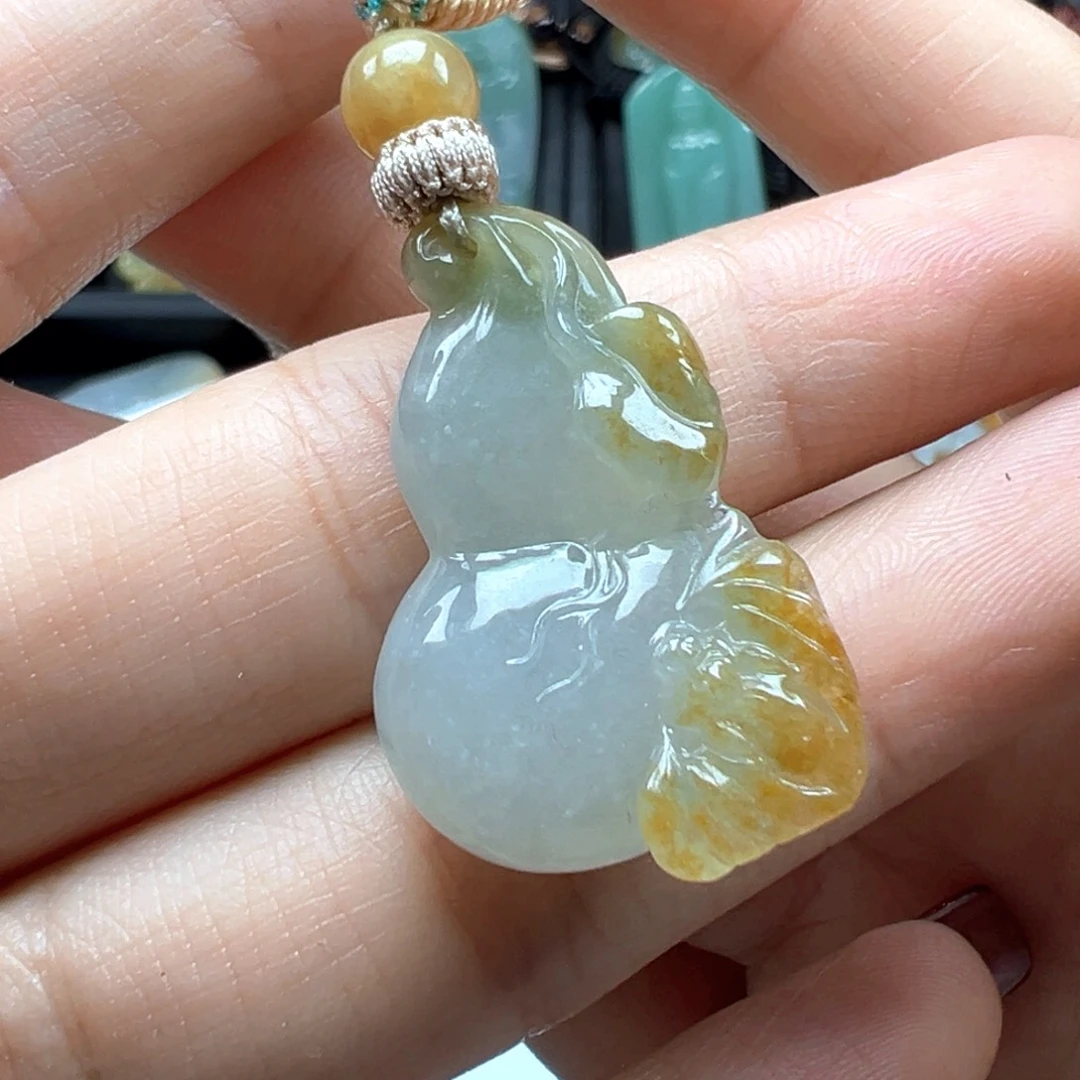 翡翠颈饰未镶嵌葫芦