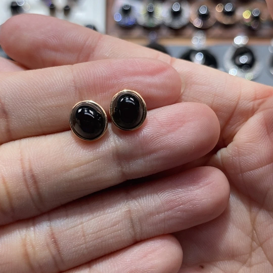 梅***子翡翠18K金镶嵌耳饰