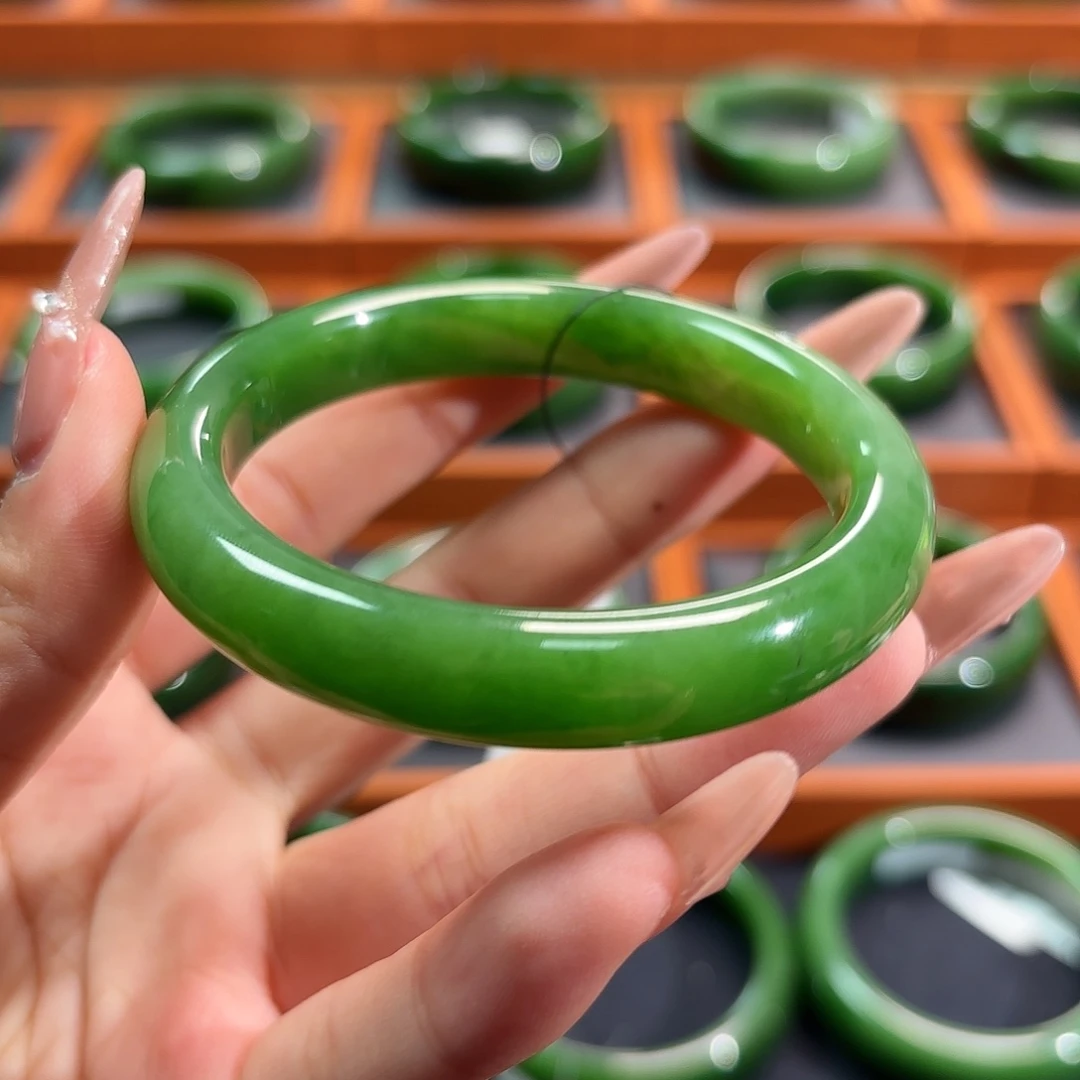 和田玉（碧玉）未镶嵌手镯果阳绿5556
