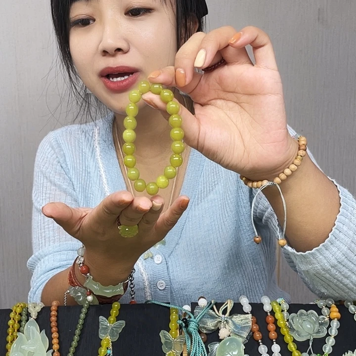 蛇纹石玉未镶嵌颈饰