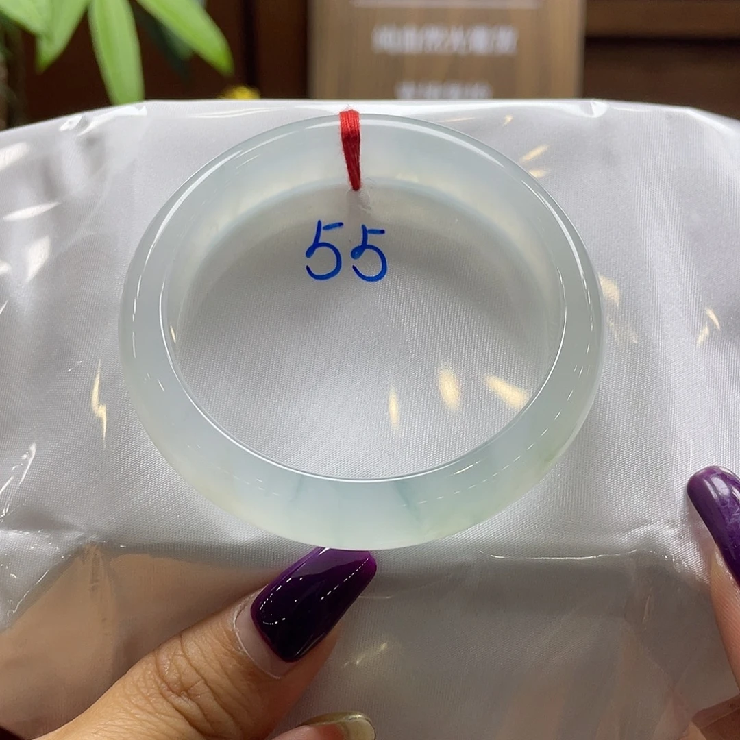 翡翠未镶嵌手镯63 号链接