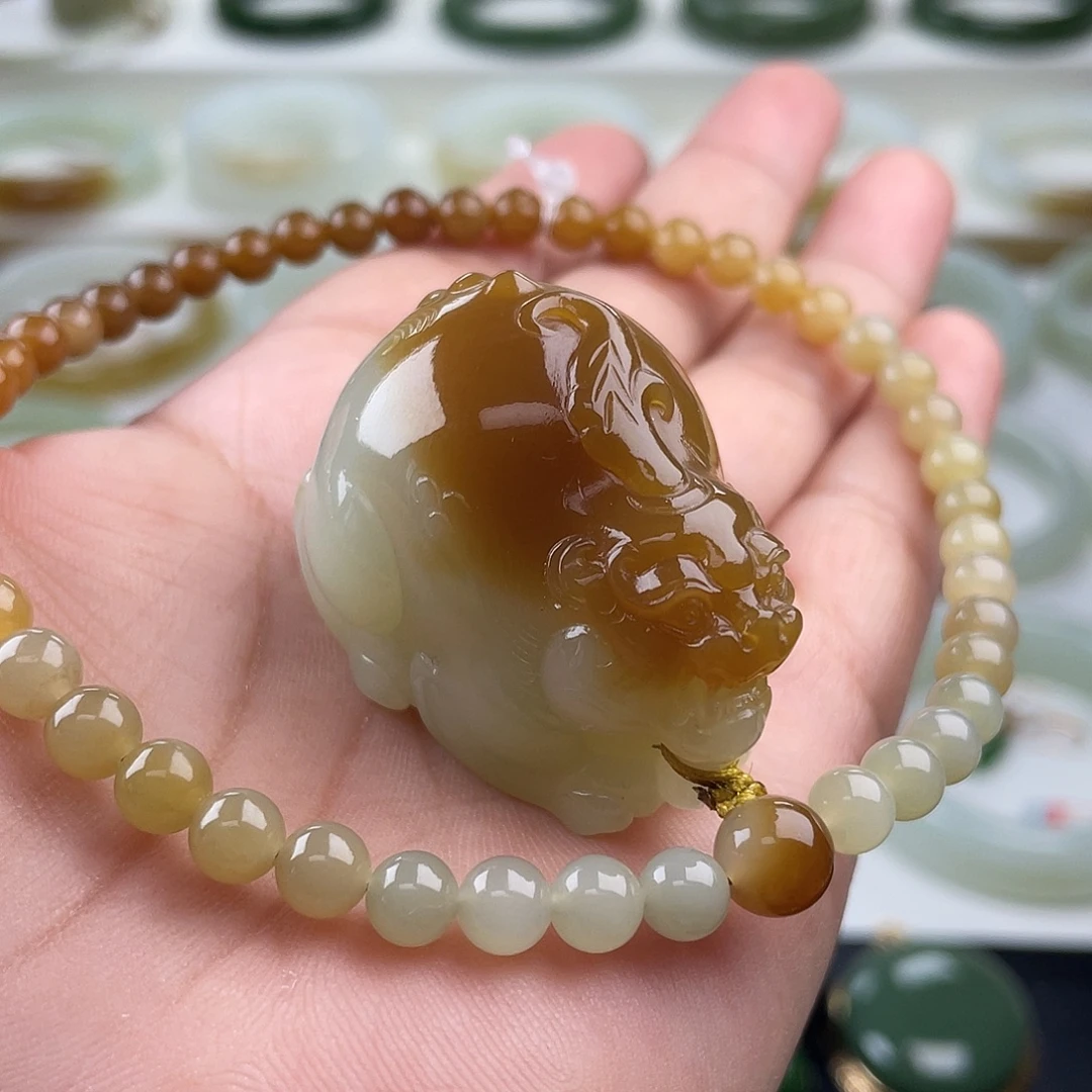 和田玉（糖玉）未镶嵌把件