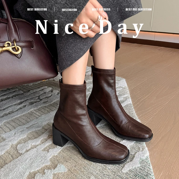 真皮黑色高跟短靴瘦瘦靴女方头百搭时装靴静音底通勤粗跟马丁靴