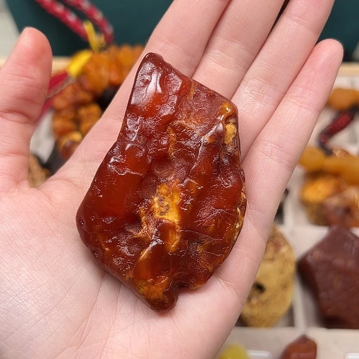 琥珀珠宝奇石未镶嵌