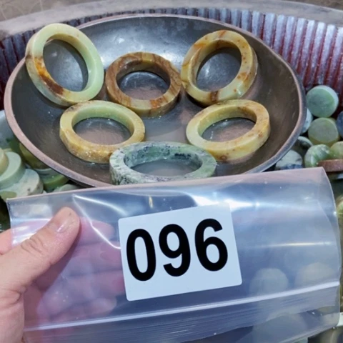 【闪购商品】蛇纹石玉珠宝半成品未镶嵌