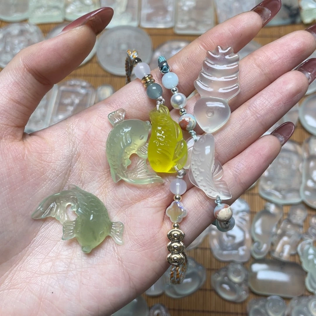 未镶嵌蛇纹石玉颈饰股****）