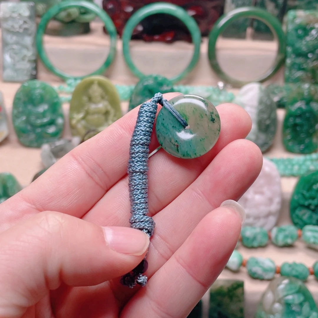 星***海独山玉未镶嵌颈饰