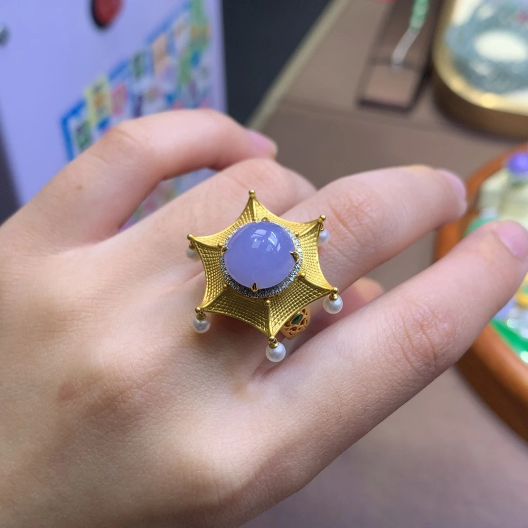 翡翠18K金镶嵌颈饰翡翠