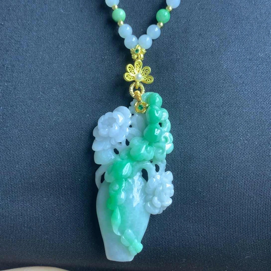 翡翠颈饰未镶嵌翡翠