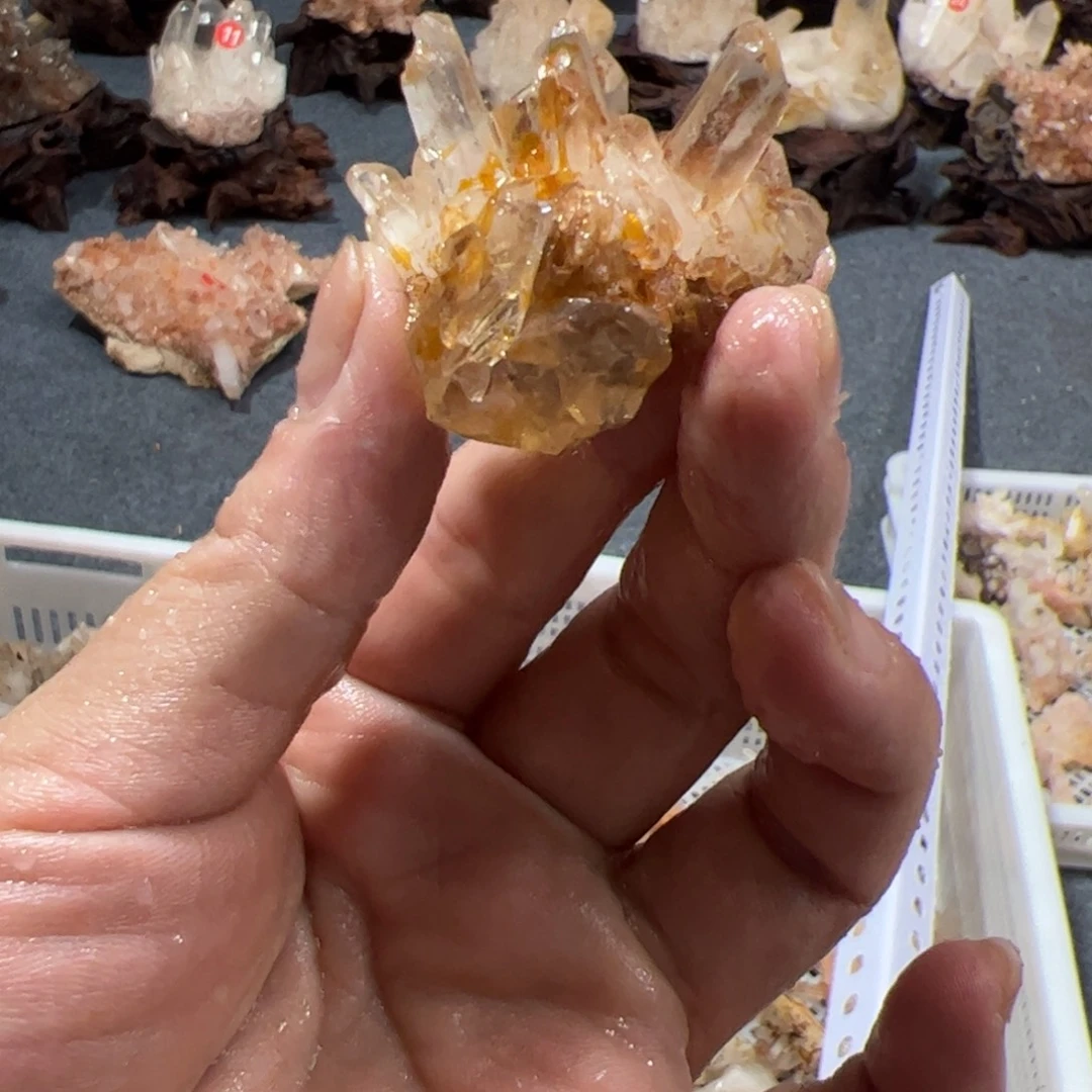 J***L未镶嵌珠宝半成品水晶