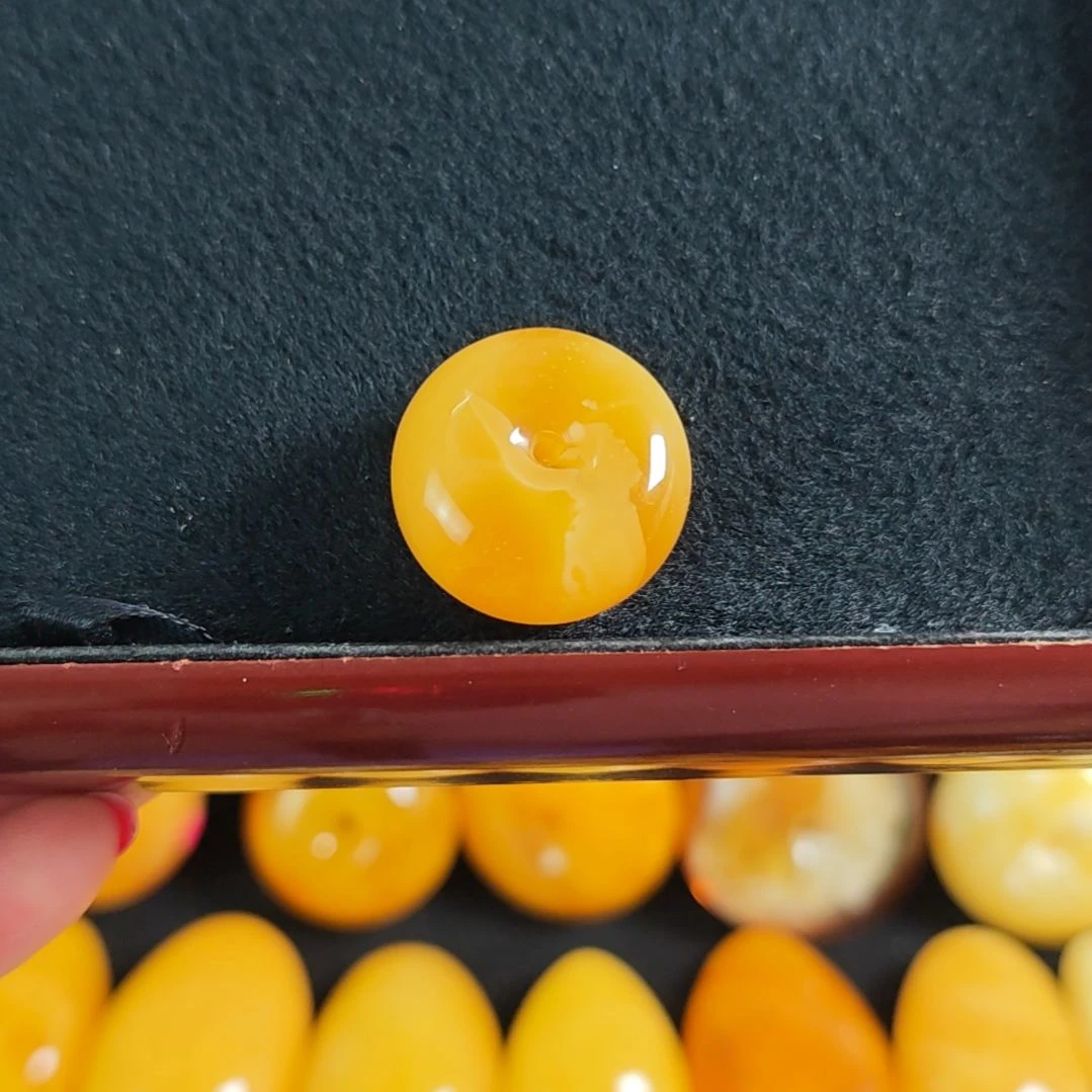 蜜蜡吊坠(赠链)18K金镶嵌