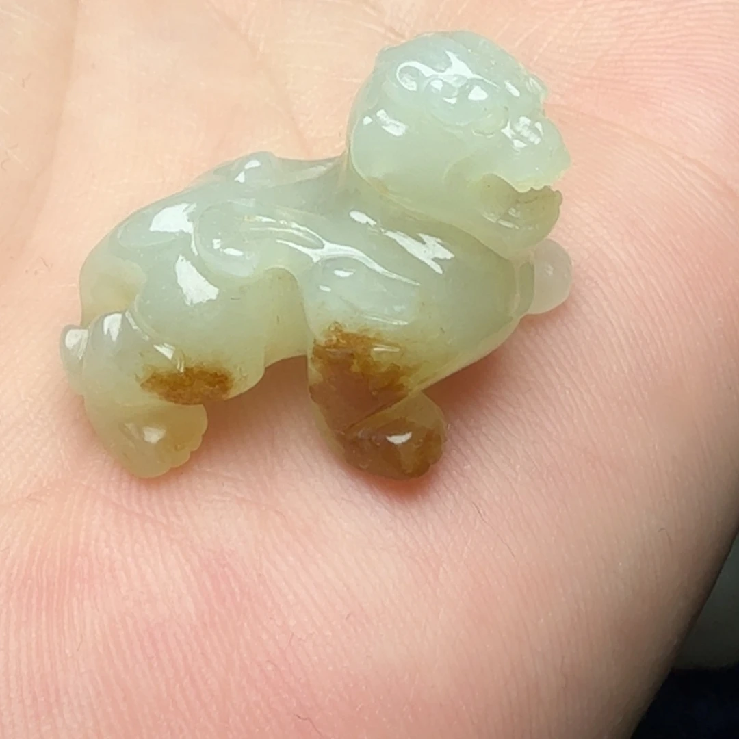 凉***。和田玉（糖玉）未镶嵌颈饰