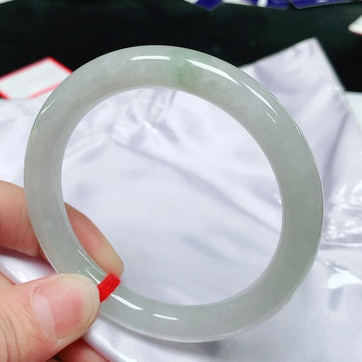 翡翠手镯未镶嵌天然翡翠手镯