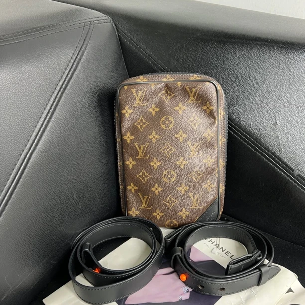95新 LouisVuitton/路易威登 捐金沉珠/路易威登/LV/腰包