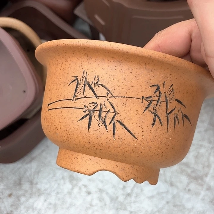 紫砂花盆紫砂的味道很浓很香