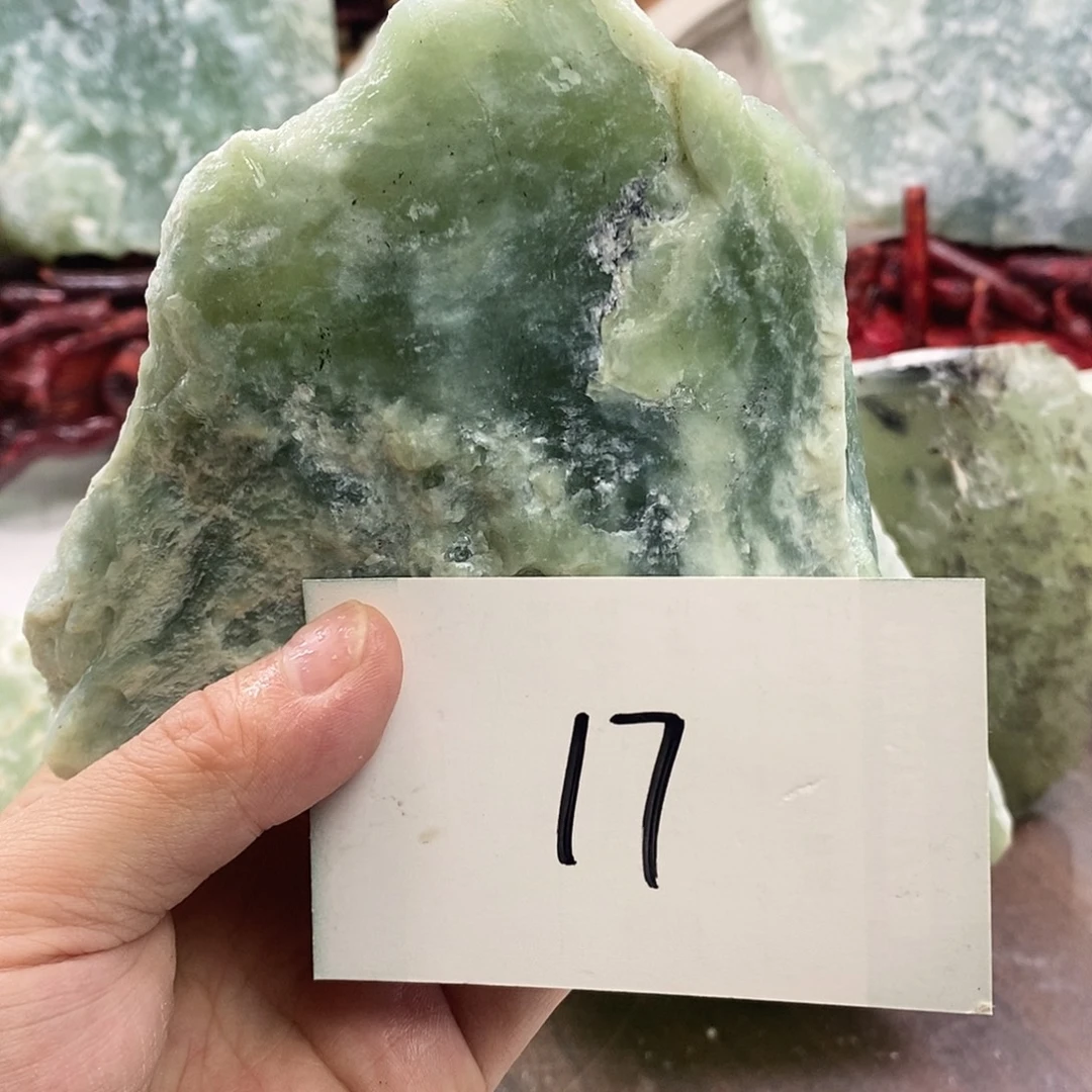 东***曙蛇纹石玉合金珠宝奇石