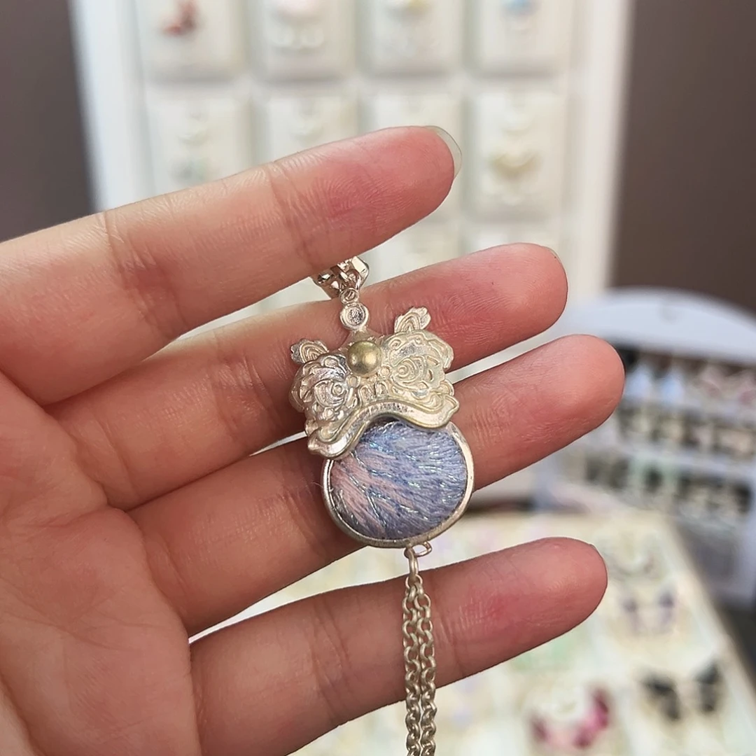 布艺合金苗绣吊坠