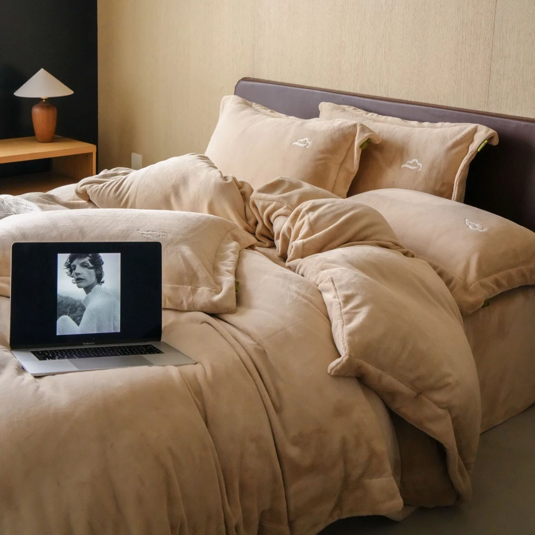 【极光】简约轻奢加厚全消光高克重牛奶绒四件套秋冬柔软亲肤保暖