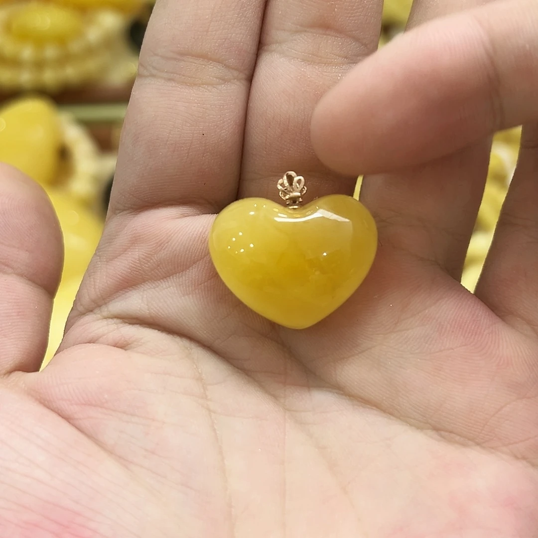蜜蜡未镶嵌珠宝奇石